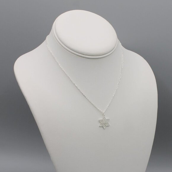 Jewelry necklace snowflake Winter silver tone dainty minimalist modern new - Picture 7 of 8